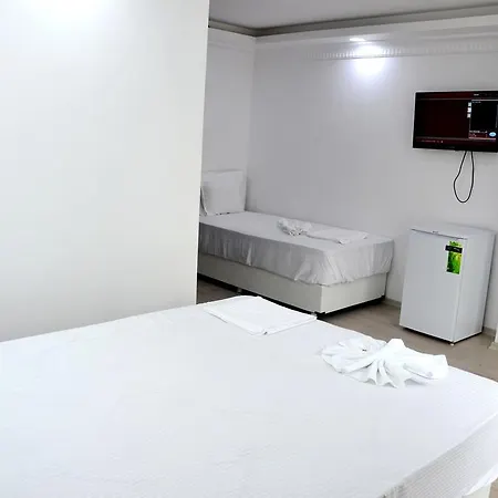 Ayasofya Deluxe מלון דירות 3*