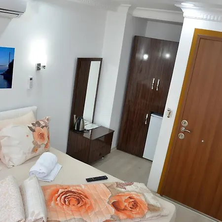 מלון דירות Ayasofya Deluxe 3*