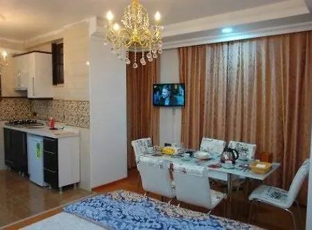 Ayasofya Deluxe מלון דירות 3*